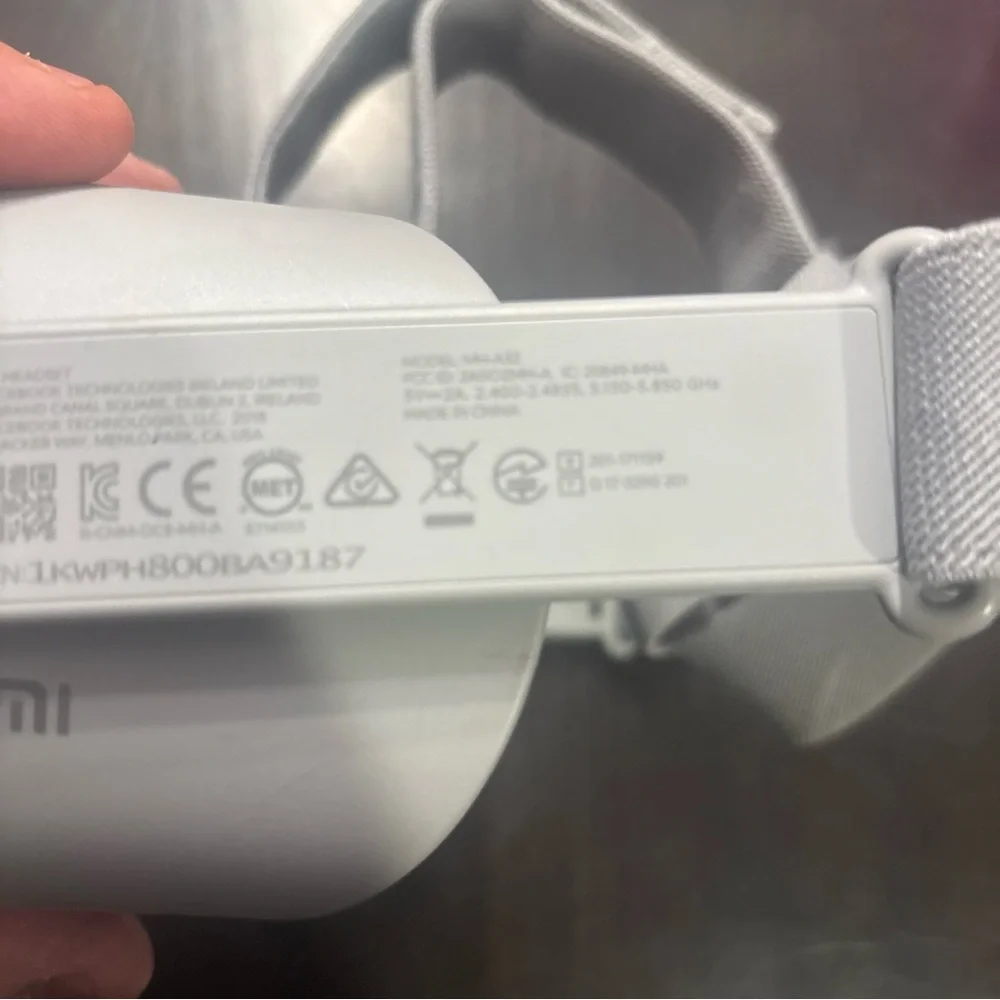 Oculus Go 32GB Standalone Virtual Reality Headset MH-A32 With No Controller